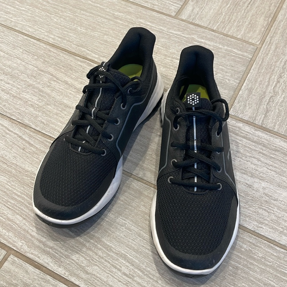 Men’s size 7 puma grip golf shoes